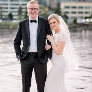 Meet your Posher, Hillary